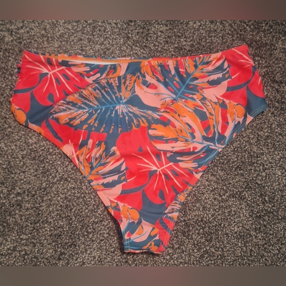 XL Nwot Shein Vibrant Floral Bikini Bottom - Picture 3 of 4